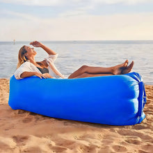 Carregar imagem no visualizador da galeria, Sofá Inflável De Ar Portátil Puff Impermeável Praia Camping
