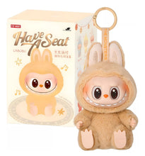 Carregar imagem no visualizador da galeria, Boneco Chaveiro Colecionável

