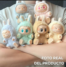 Carregar imagem no visualizador da galeria, Boneco Chaveiro Colecionável
